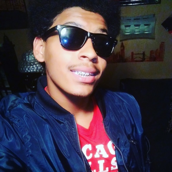 Meet your Posher, Getcha - Picture 1 of 1